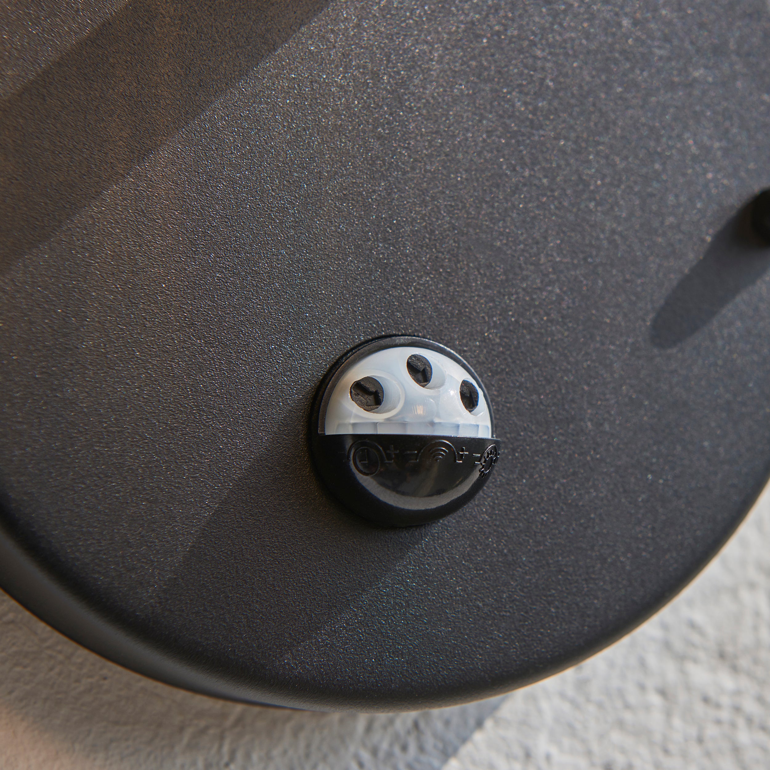 Eldon 1lt Outdoor Wall PIR