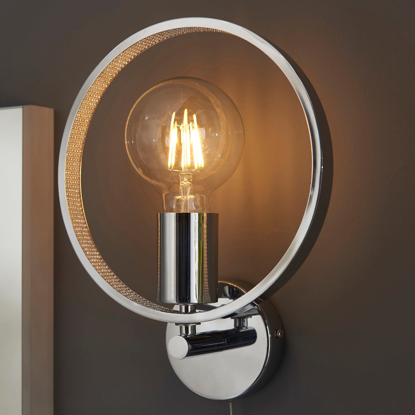Merola Chrome Wall Light with Clear Crystals (Pull Cord Switch)