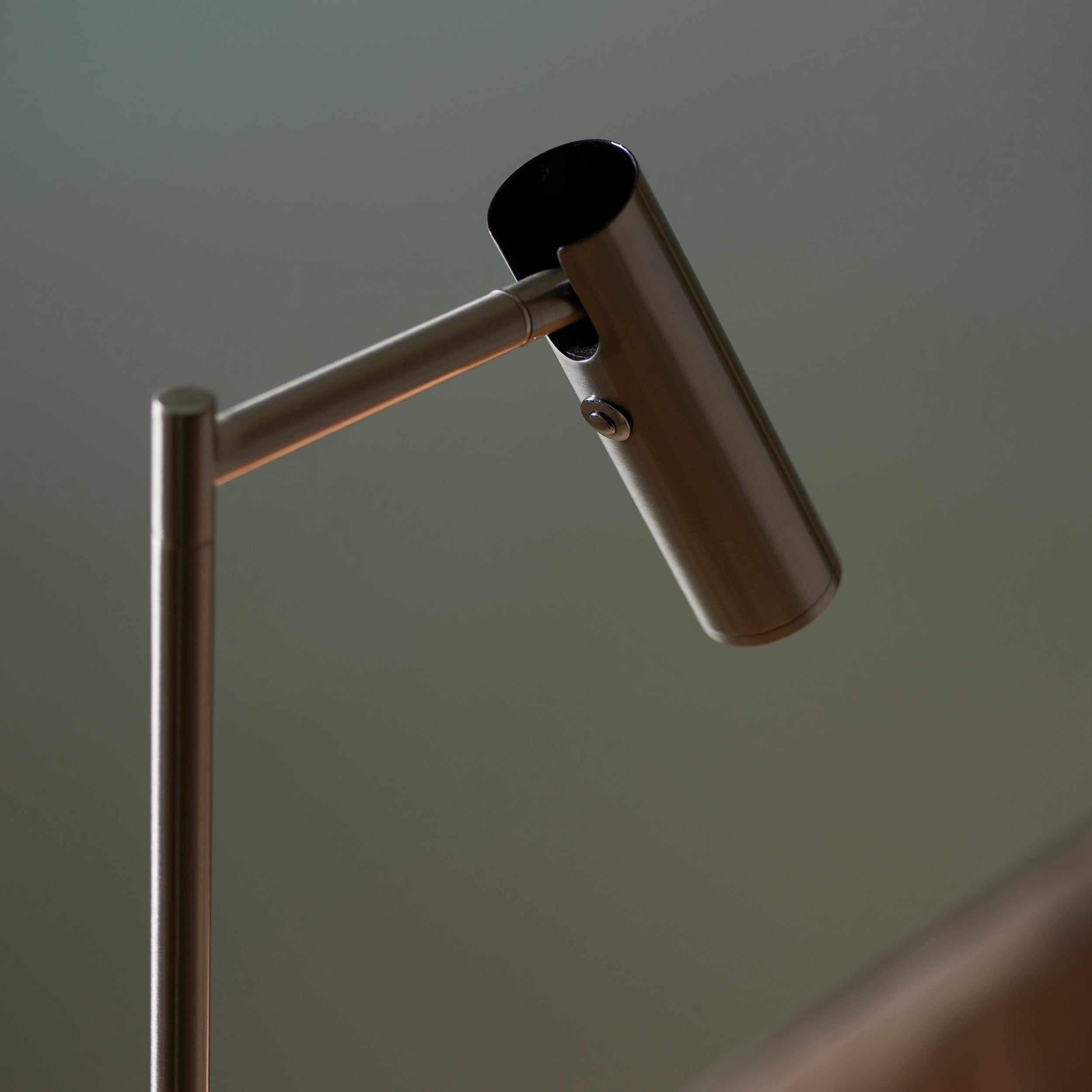 Dedicated Reader 1lt Floor