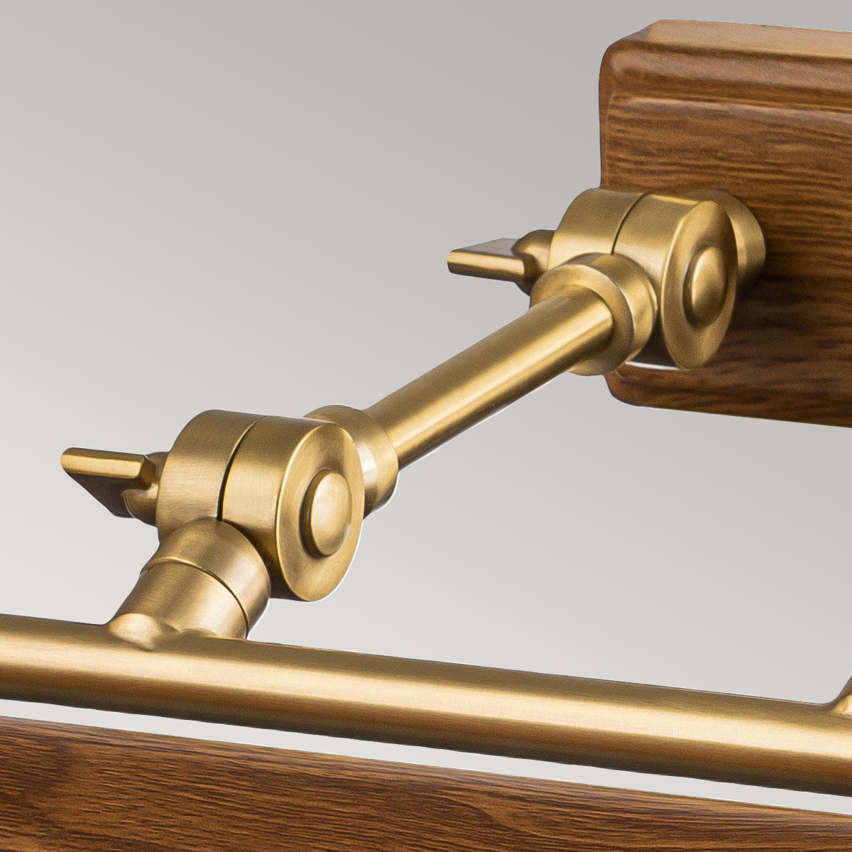 Winchfield 4lt Large Picture Light 2